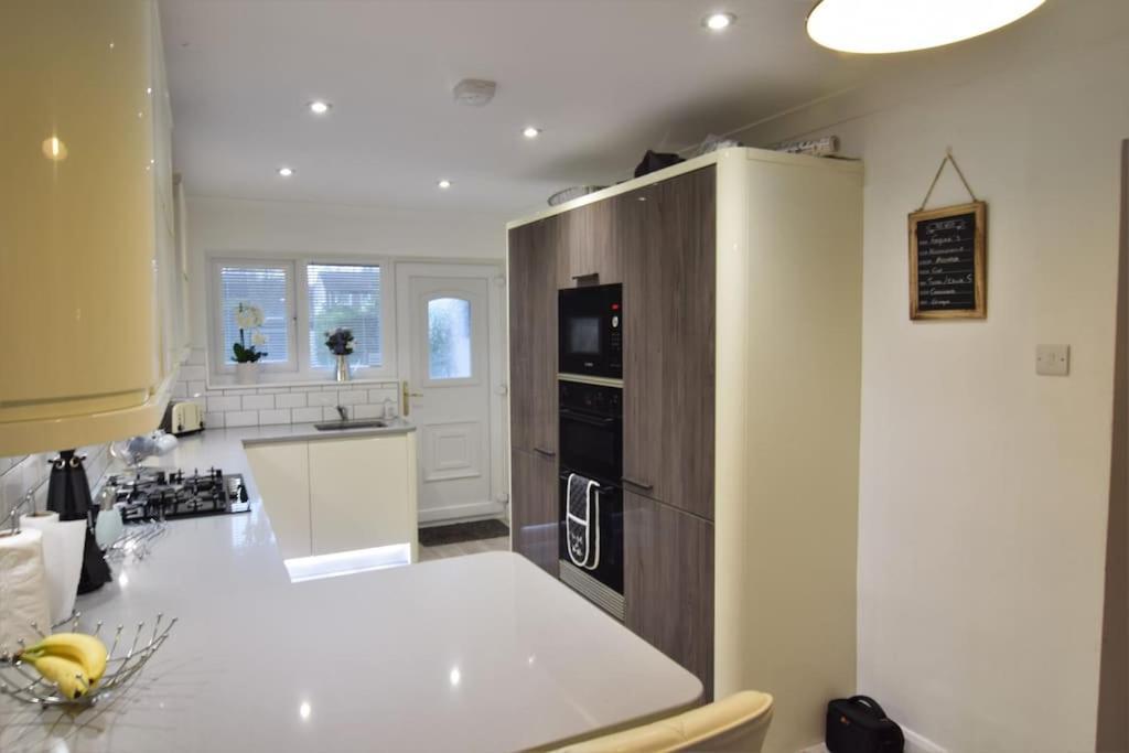 Mikes At Menai - Stylish & Spacious 3 Bed House In Menai Bridge. ภายนอก รูปภาพ
