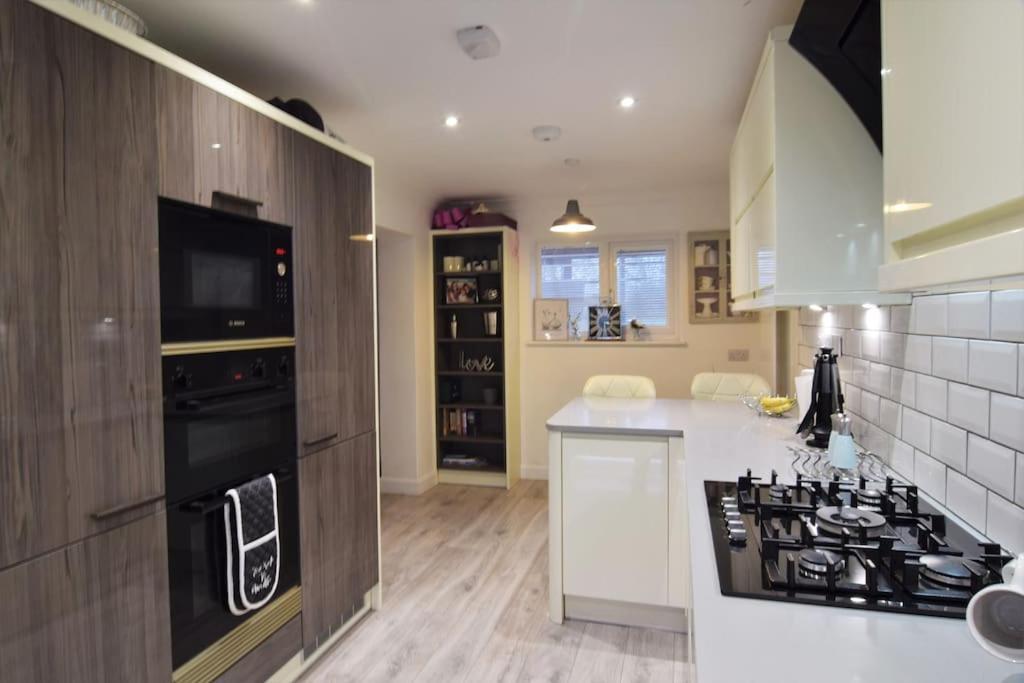 Mikes At Menai - Stylish & Spacious 3 Bed House In Menai Bridge. ภายนอก รูปภาพ