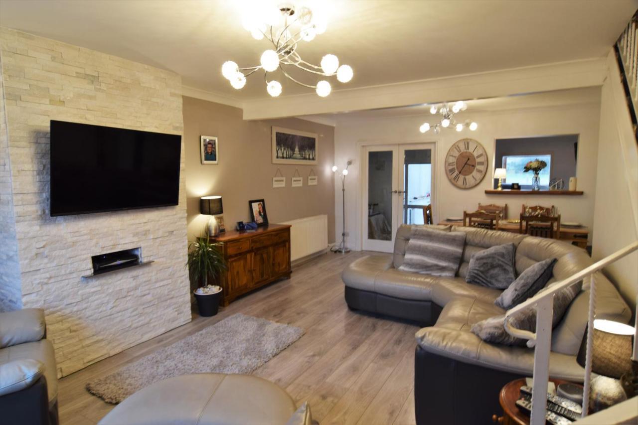 Mikes At Menai - Stylish & Spacious 3 Bed House In Menai Bridge. ภายนอก รูปภาพ