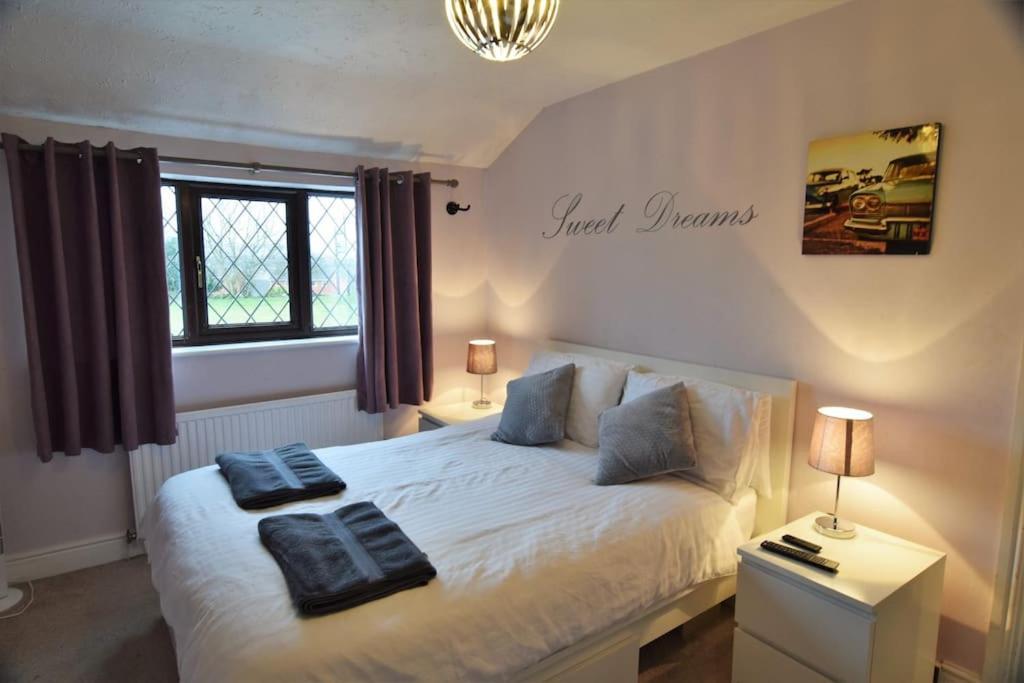 Mikes At Menai - Stylish & Spacious 3 Bed House In Menai Bridge. ภายนอก รูปภาพ