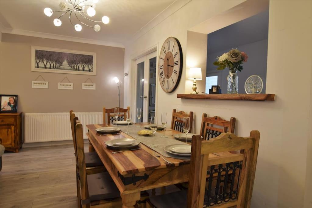 Mikes At Menai - Stylish & Spacious 3 Bed House In Menai Bridge. ภายนอก รูปภาพ